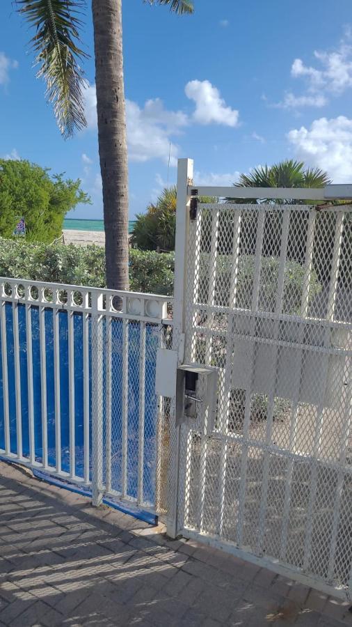 Sherry Frontenac Oceanfront Miami Beach Bagian luar foto