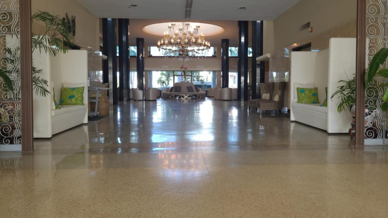 Sherry Frontenac Oceanfront Miami Beach Bagian luar foto