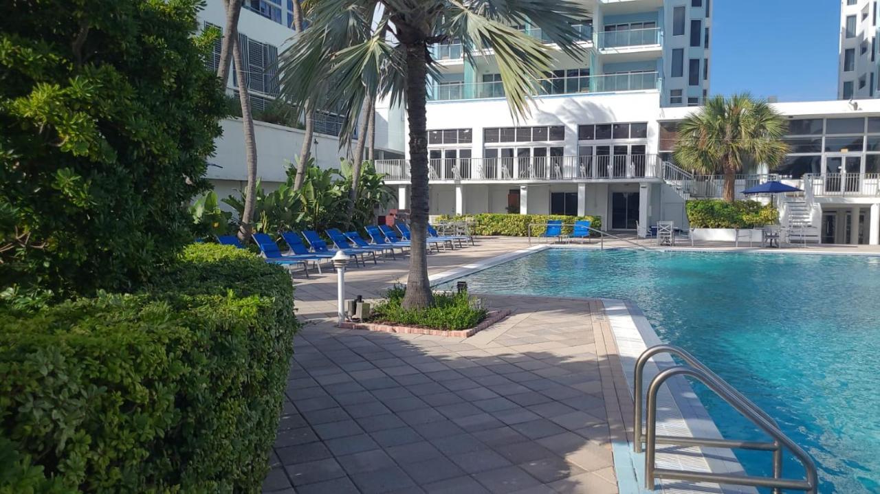 Sherry Frontenac Oceanfront Miami Beach Bagian luar foto