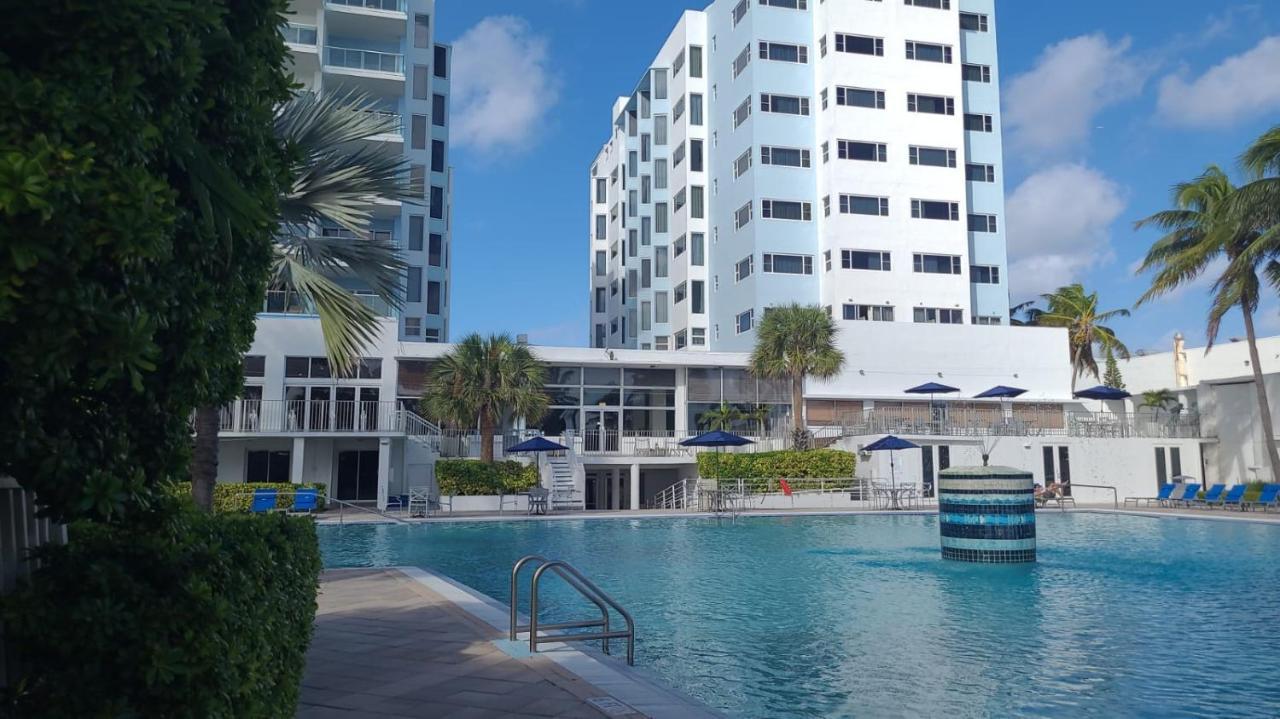 Sherry Frontenac Oceanfront Miami Beach Bagian luar foto
