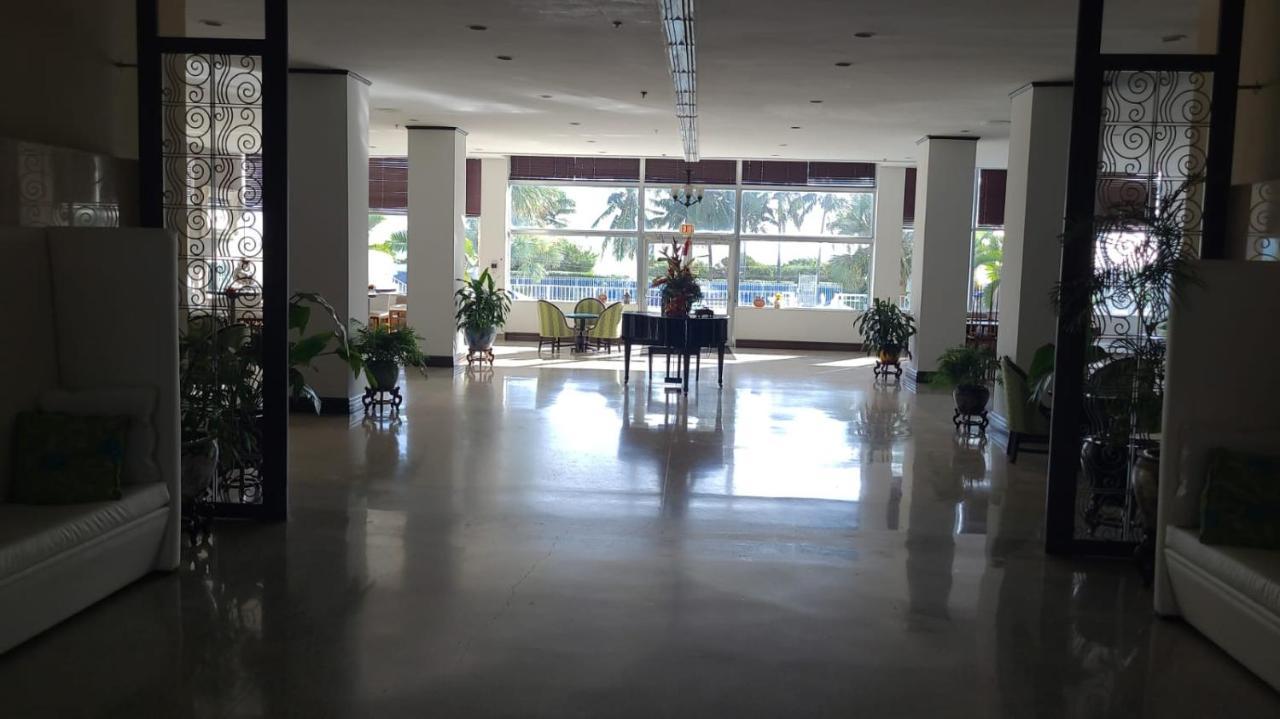 Sherry Frontenac Oceanfront Miami Beach Bagian luar foto